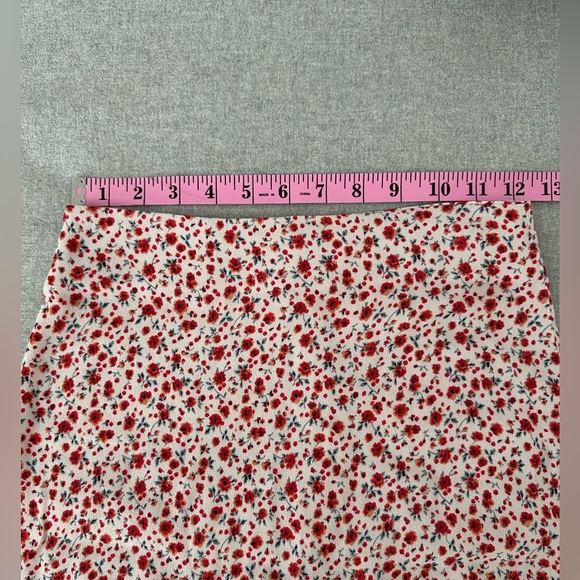 Brandy Melville | Floral Mini Skirt, Size XS/S ✨ - Picture 9 of 9